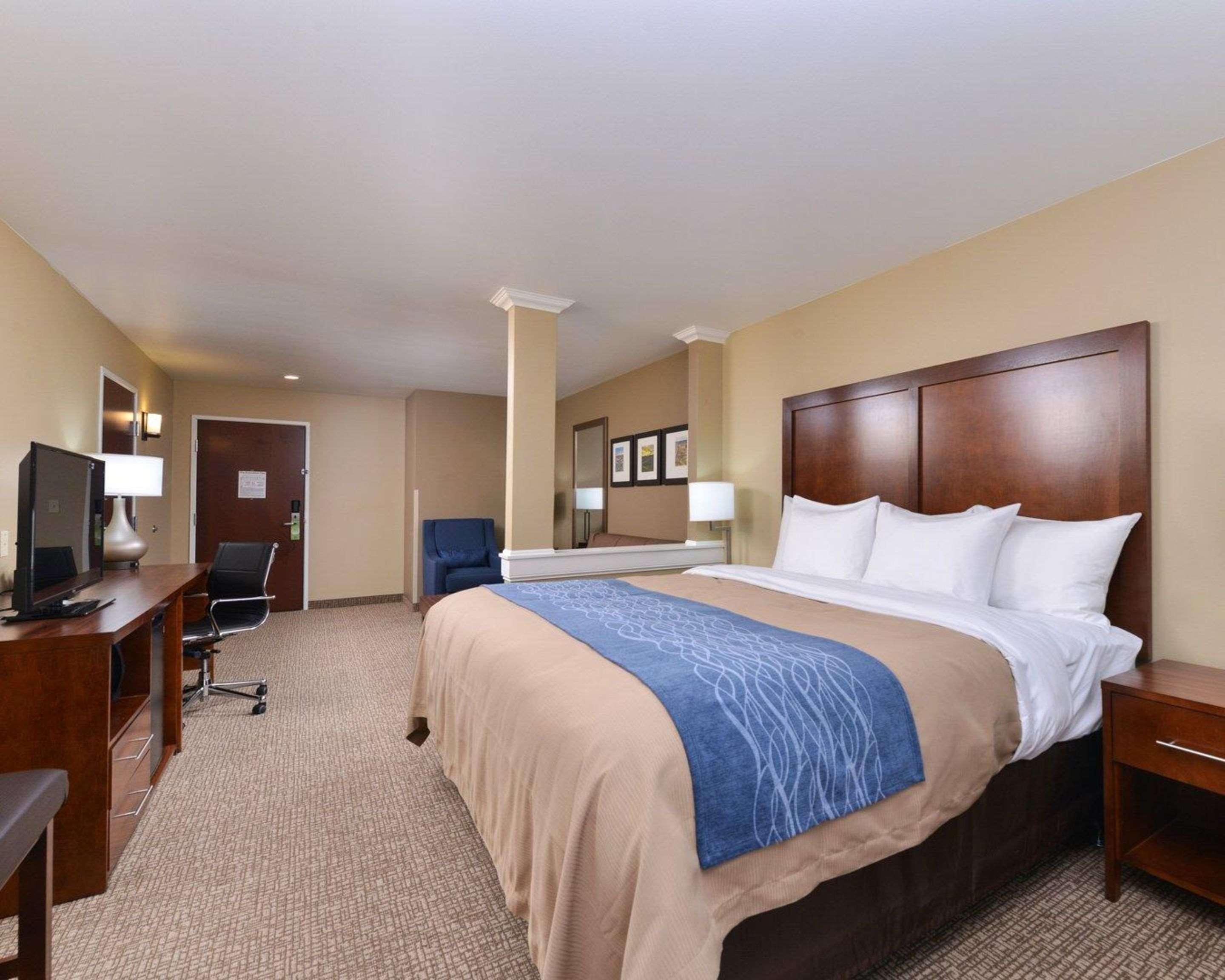 Comfort Inn & Suites Mandan - Bismarck Esterno foto