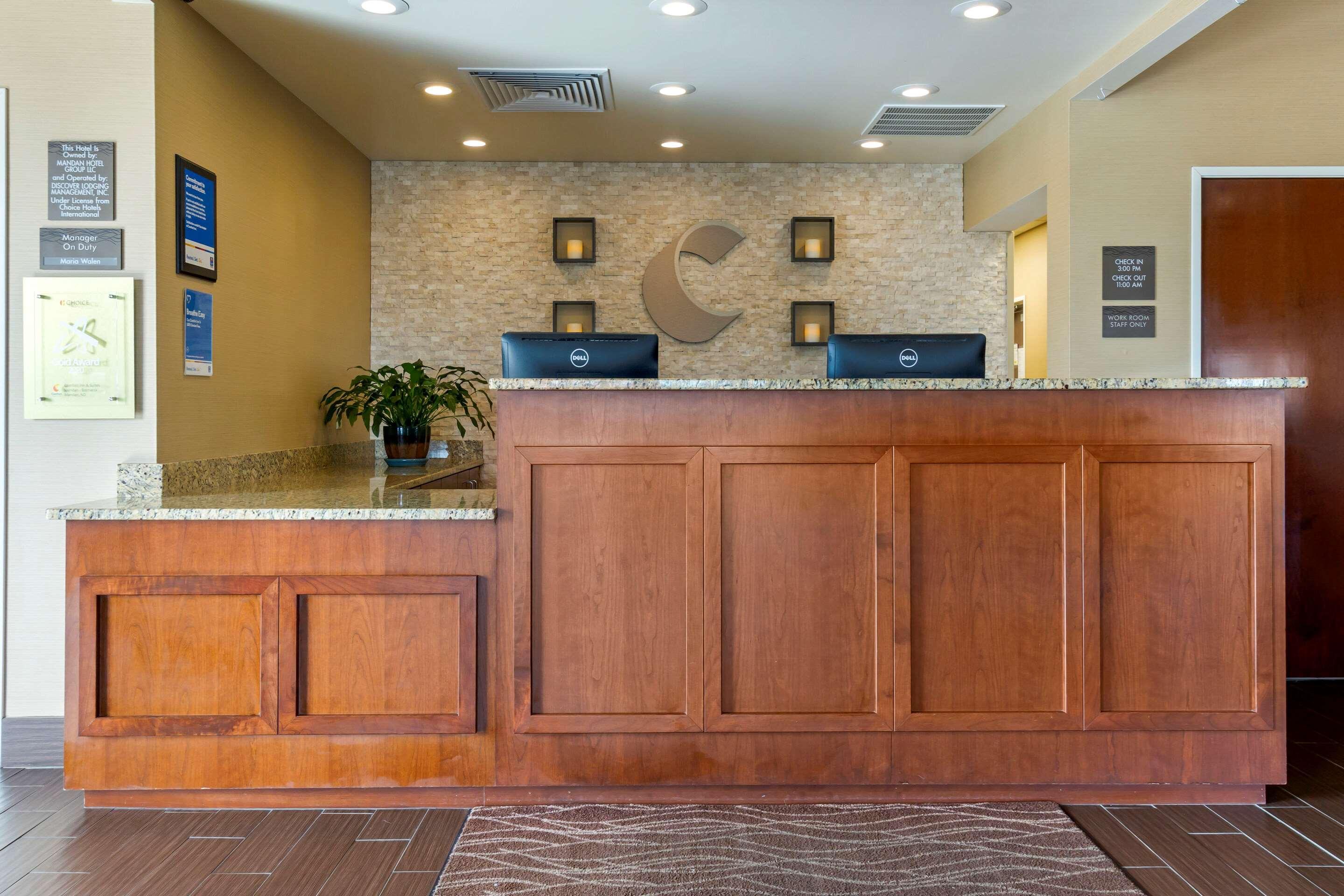 Comfort Inn & Suites Mandan - Bismarck Esterno foto