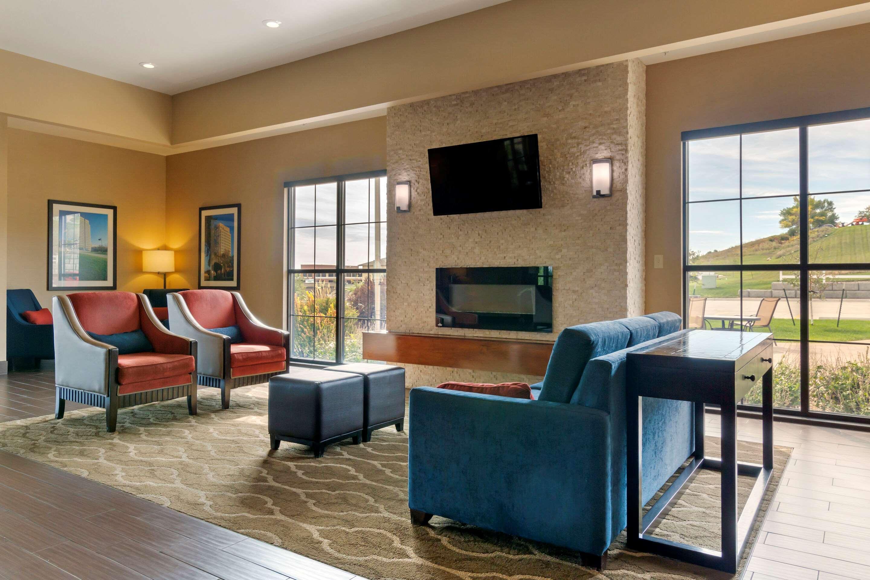 Comfort Inn & Suites Mandan - Bismarck Esterno foto
