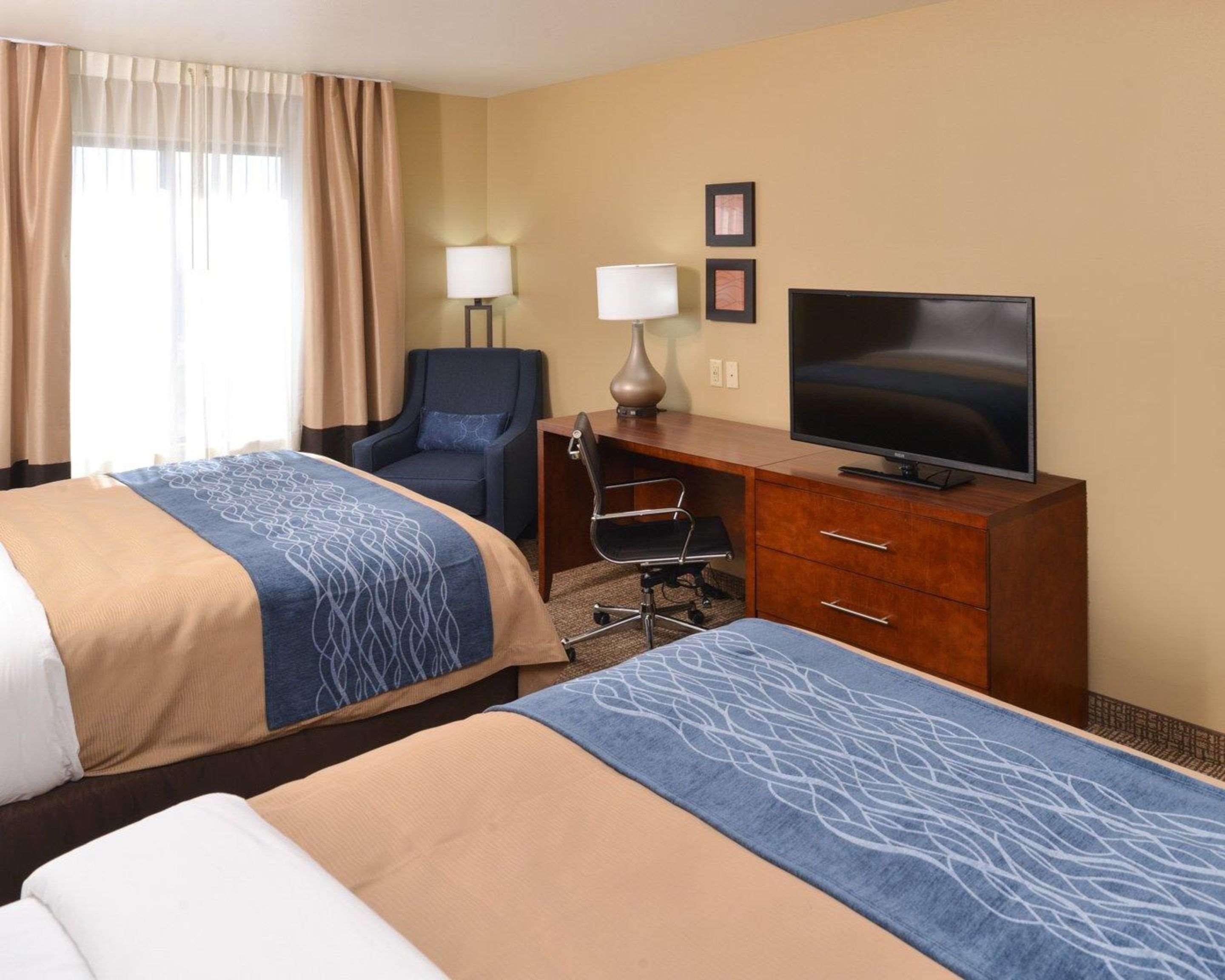Comfort Inn & Suites Mandan - Bismarck Esterno foto