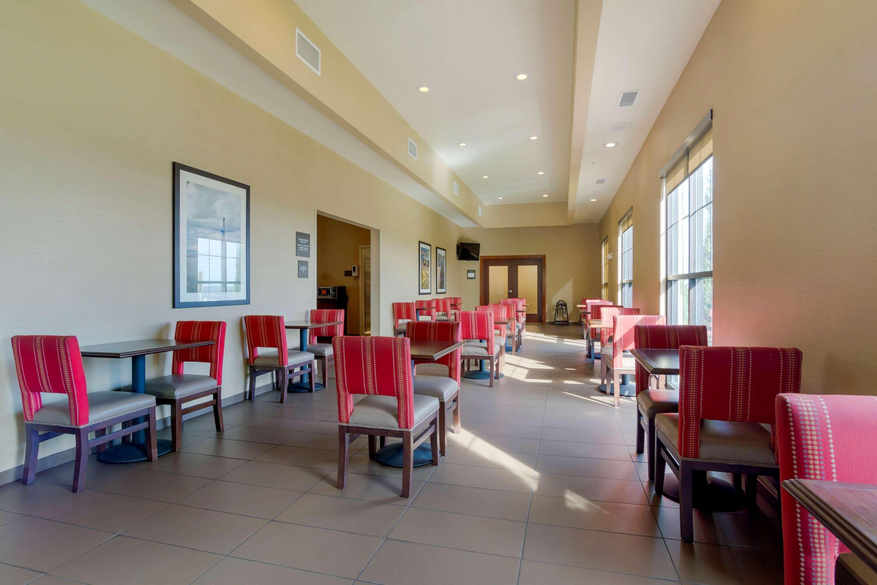 Comfort Inn & Suites Mandan - Bismarck Esterno foto