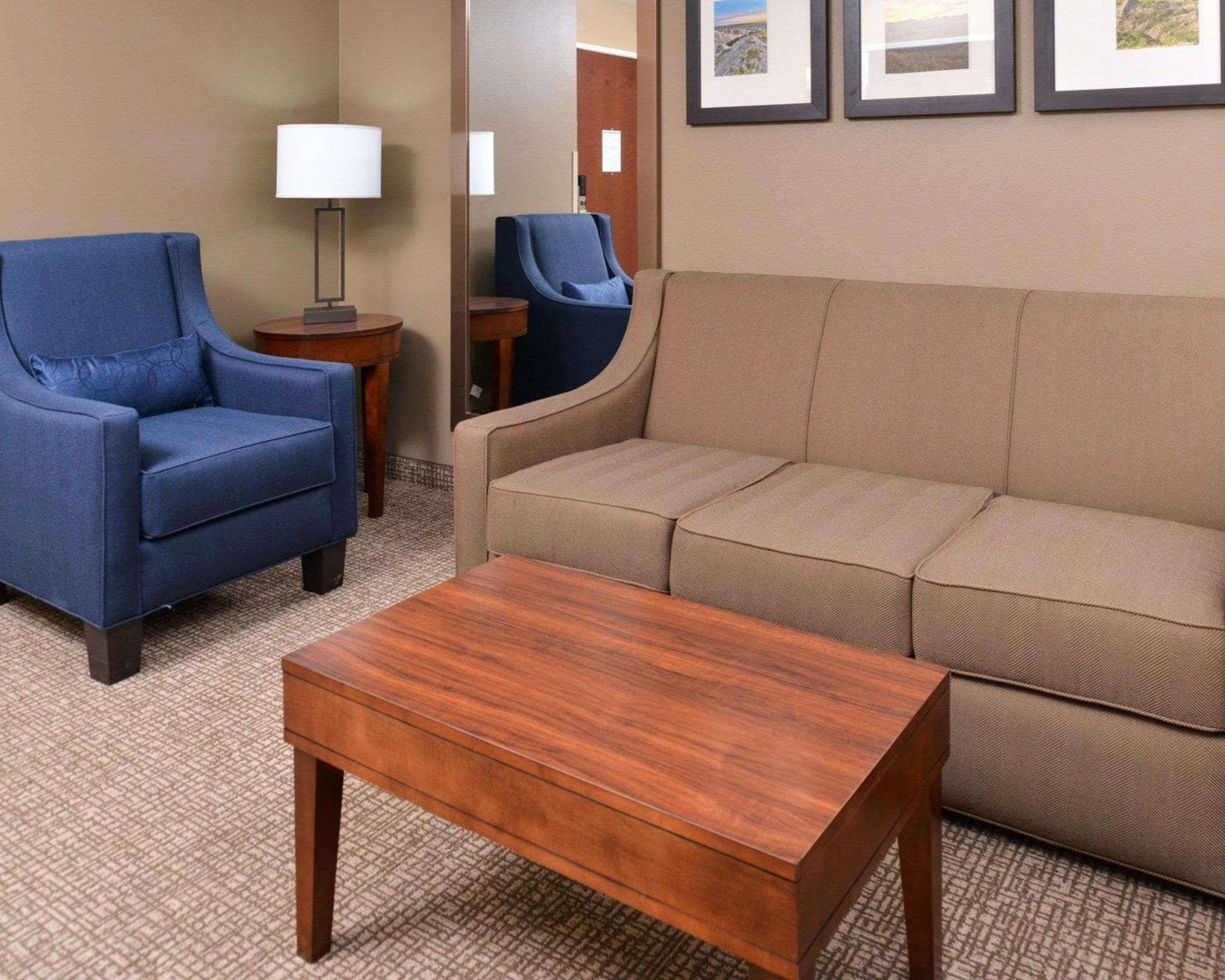Comfort Inn & Suites Mandan - Bismarck Esterno foto