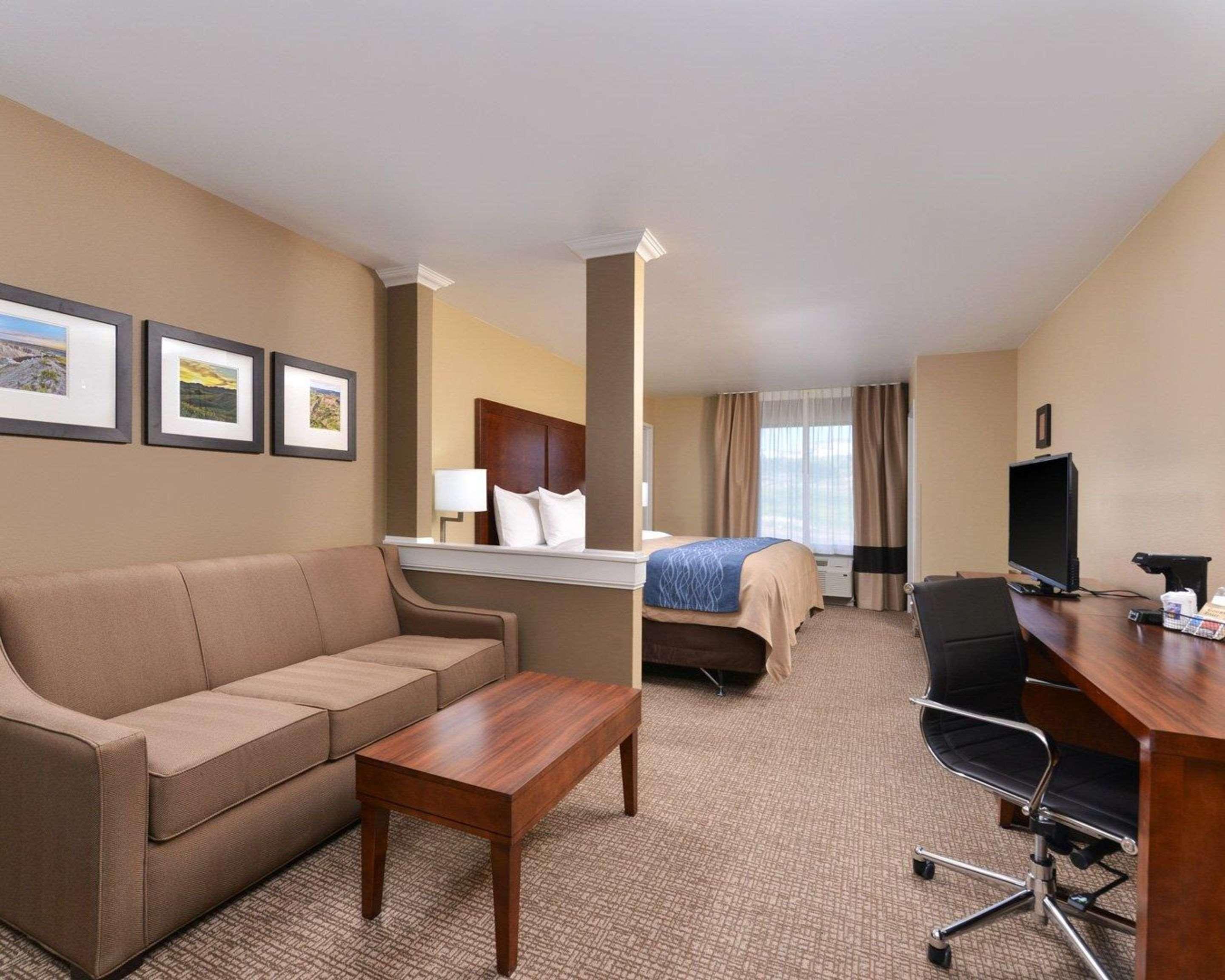 Comfort Inn & Suites Mandan - Bismarck Esterno foto