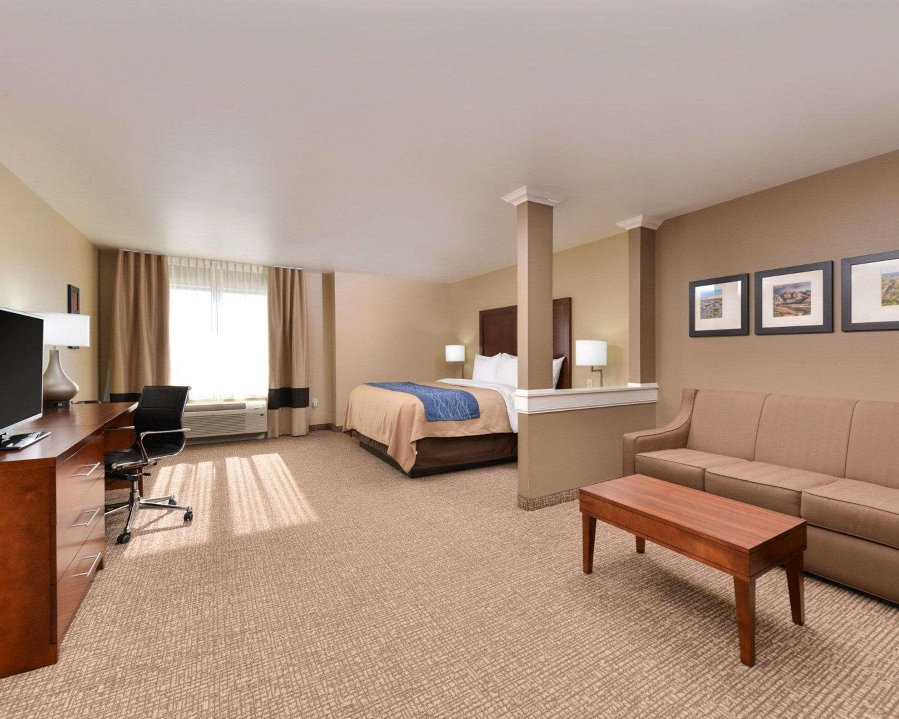 Comfort Inn & Suites Mandan - Bismarck Esterno foto
