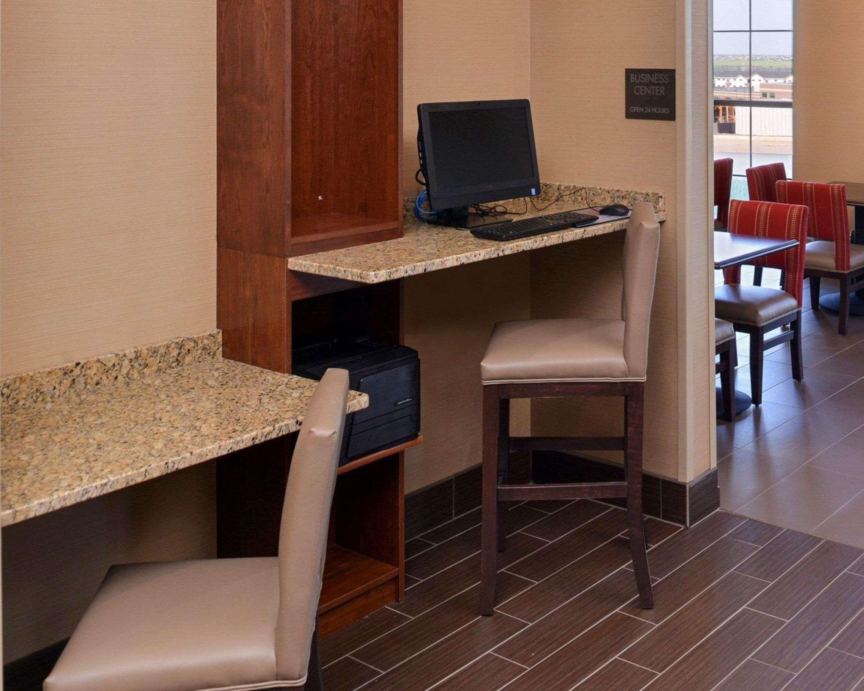 Comfort Inn & Suites Mandan - Bismarck Esterno foto