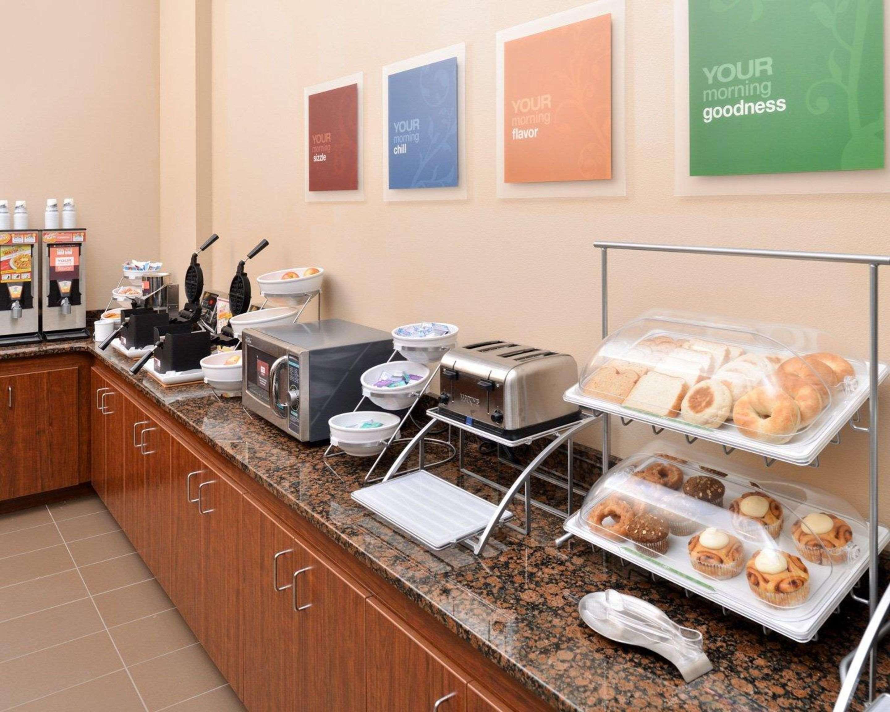 Comfort Inn & Suites Mandan - Bismarck Esterno foto